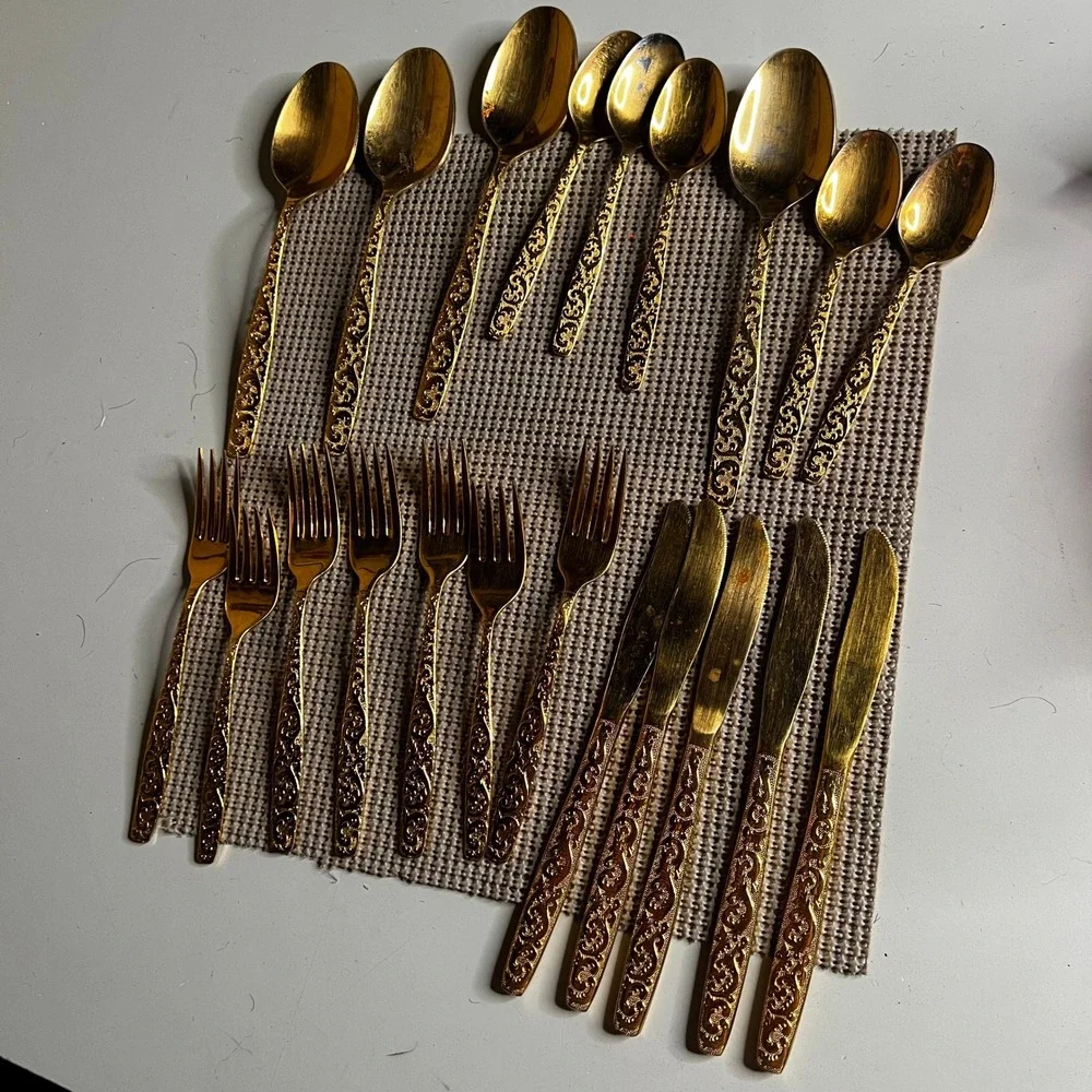 Americana Golden Heritage Gold Tone Flatware Set 20 Piece Ornate Floral Scroll
